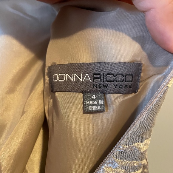 Donna Ricco Midi Dress in Gold size 4 - Picture 3 of 5